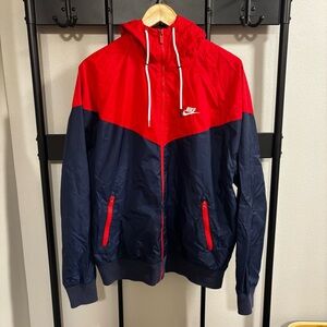 Nike Men's Red and Navy Windbreaker Men’s Medium